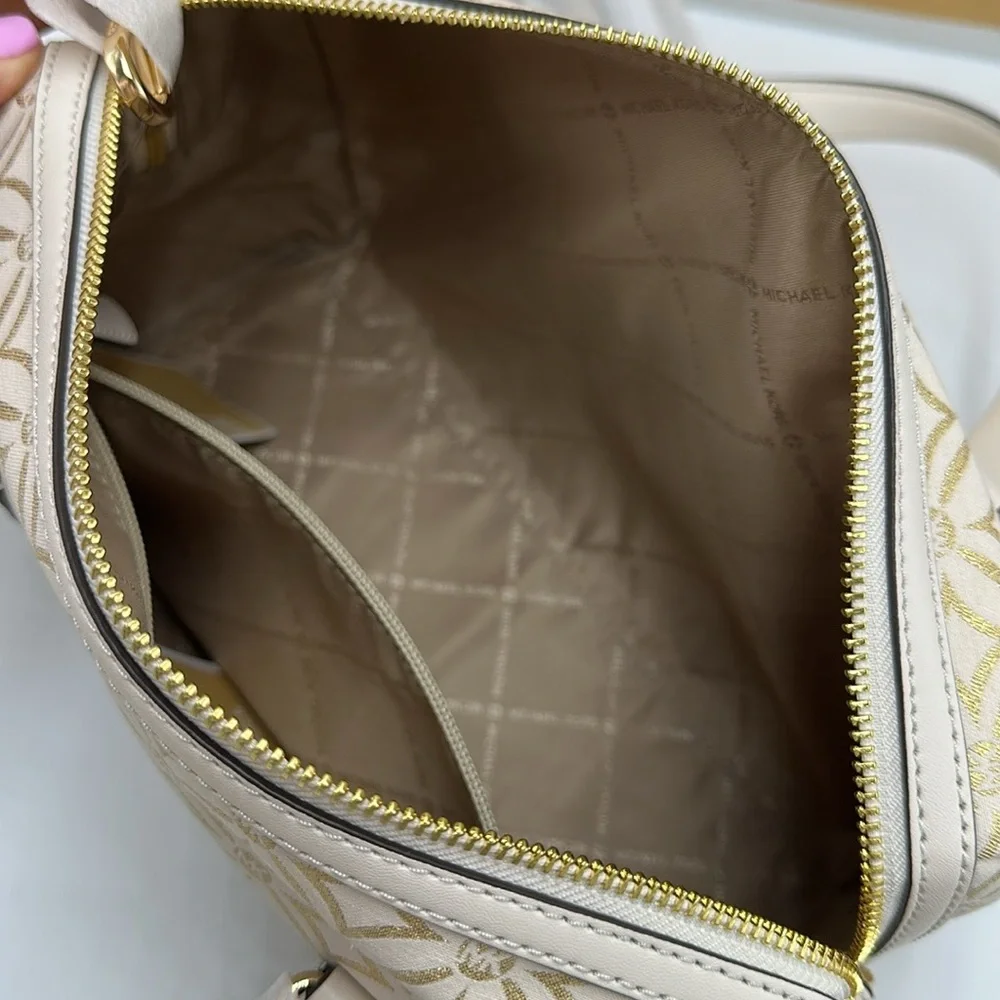 MICHAEL KORS JST TRAVEL MEDIUM DUFFLE SATCHEL CROSSBODY BAG MK Pale Gold Multi